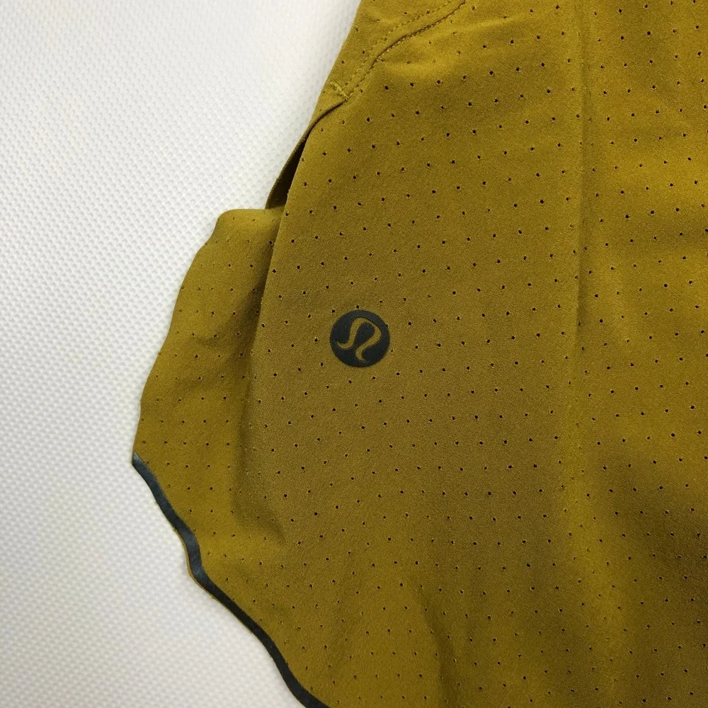 Lululemon Outpacer Fast and Free Shorts Mens Small Yellow Chartreuse Running 6in